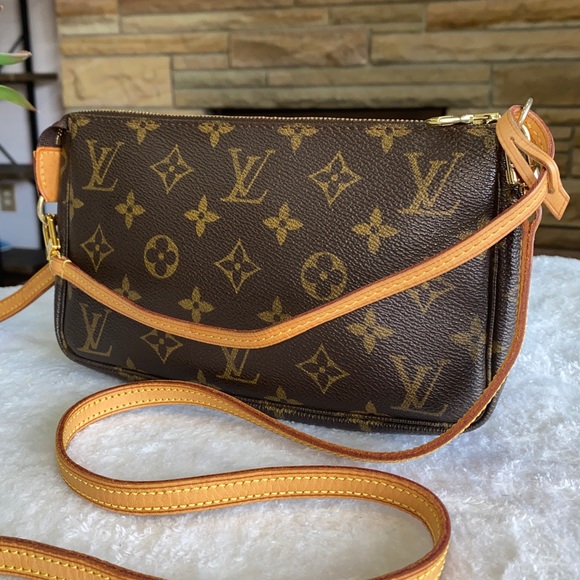 ❤️authentic lv Reposhing purse - Picture 2 of 16